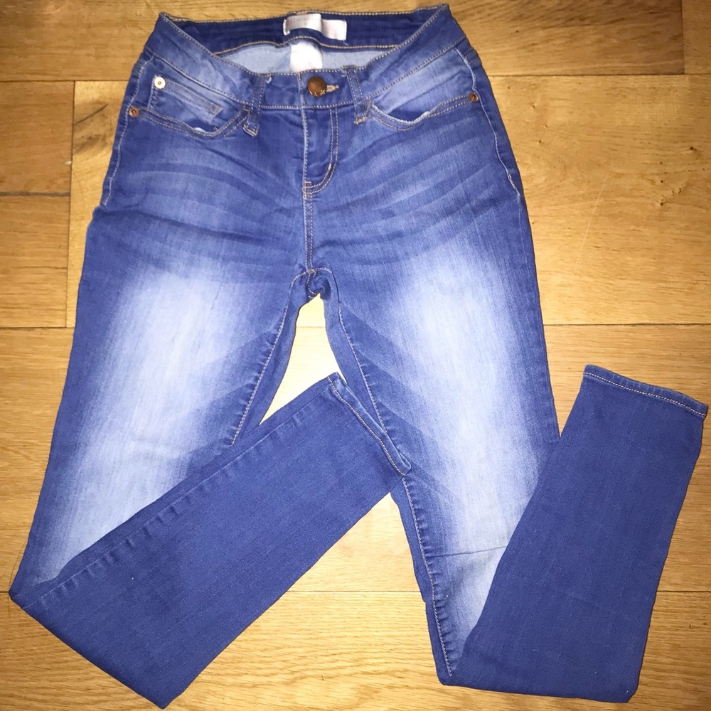 Skinny Jeans (leggings) size 5. Super stretchy. No boundaries